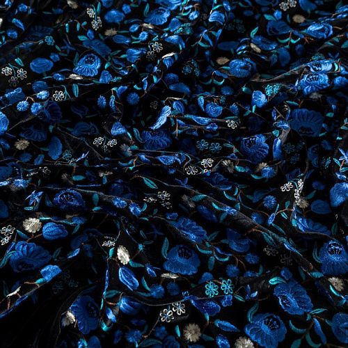 Бархат с вышивкой 002-04251 черный