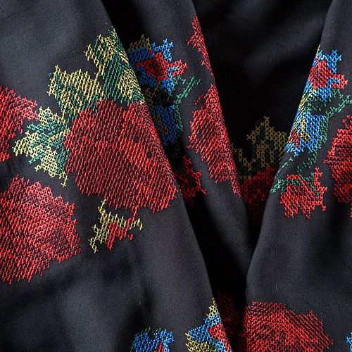 Штапель с вышивкой 069-06174 черный